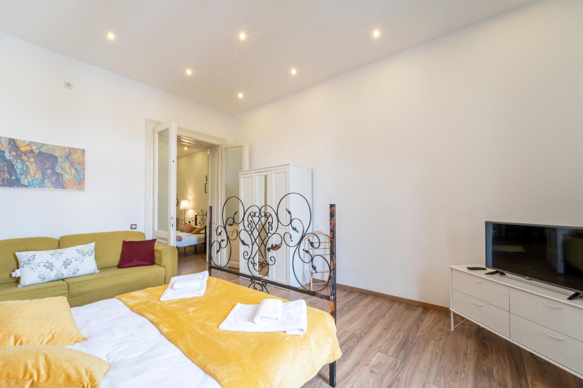 Cozy Spacious 5 Star Accommodation In The Heart Of Historic Center Cluj-Napoca Exterior photo