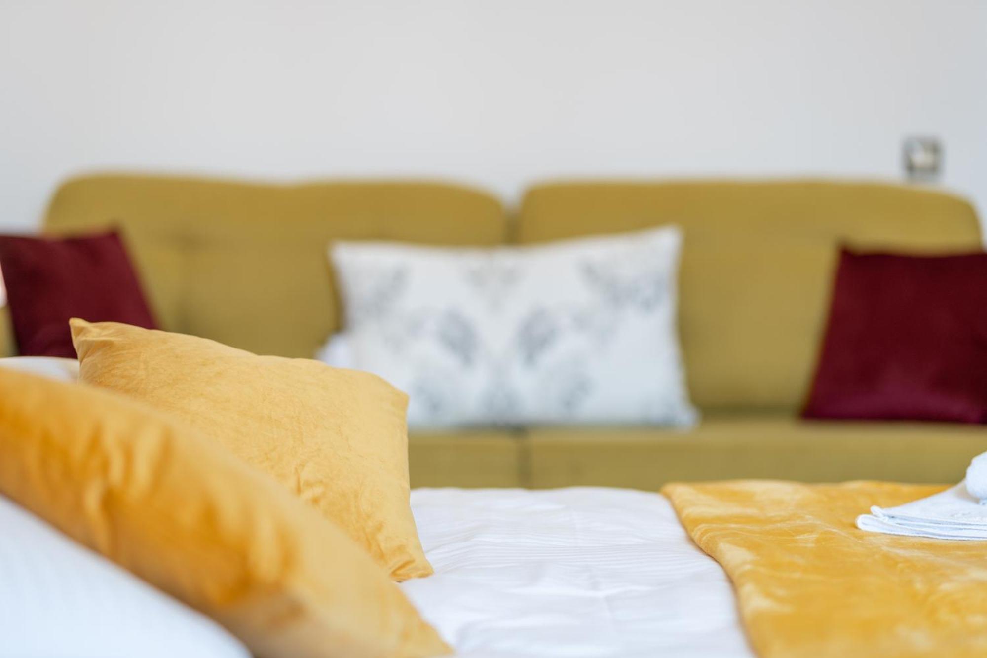 Cozy Spacious 5 Star Accommodation In The Heart Of Historic Center Cluj-Napoca Exterior photo